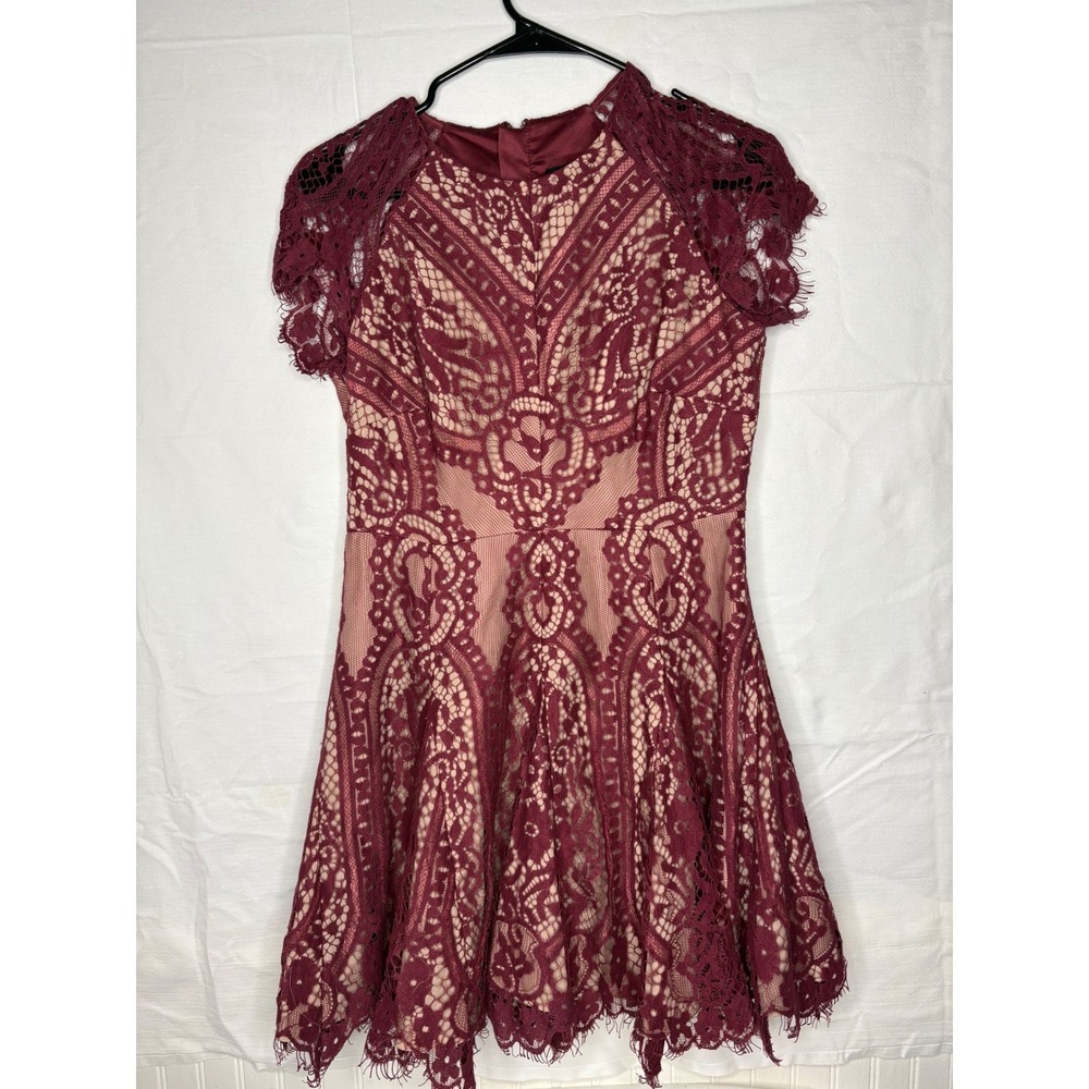 STYLESTALKER Burgundy Lace Overlay Fit Flare Dress Short Sleeve Women's Size M